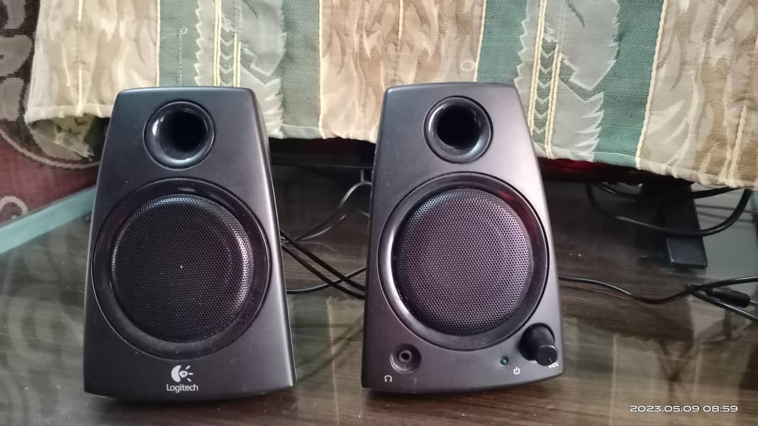 Speakers 12