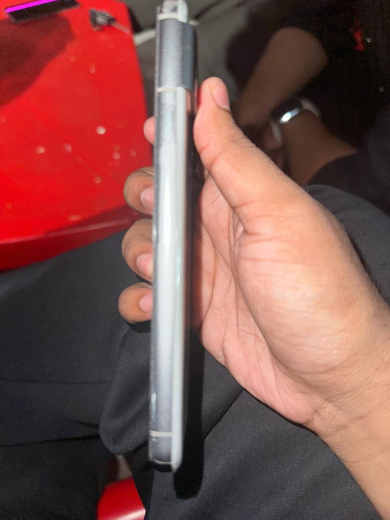 Google Pixel 8 4