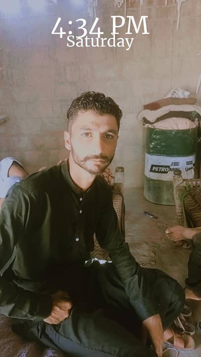 mujje job ke zaroat hi