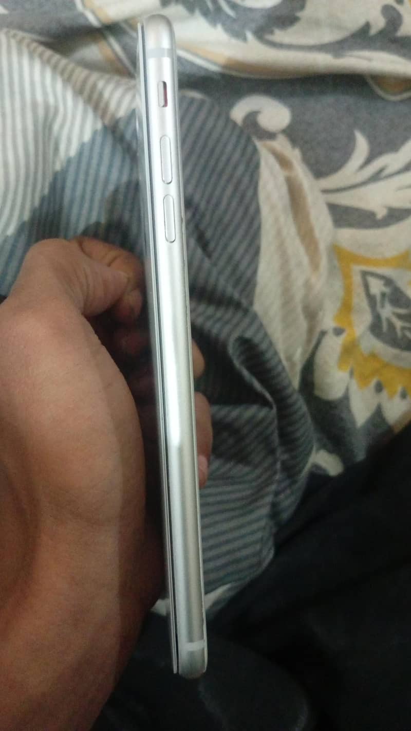 Apple iPhone 8 Plus 2