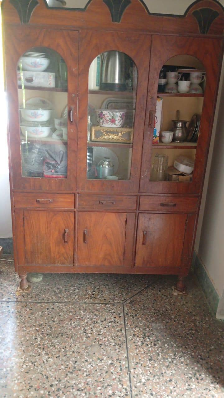 Almari 1