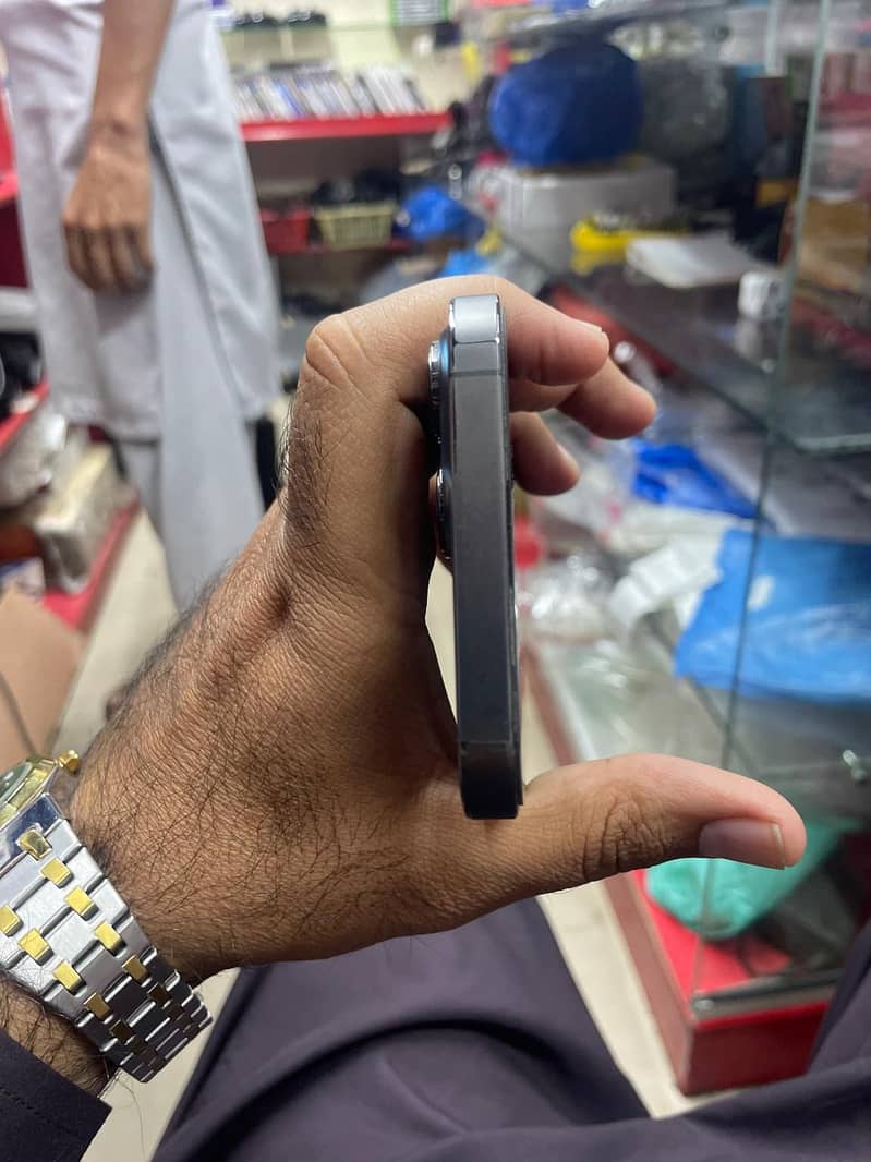 IPhone 13 Pro Max 4