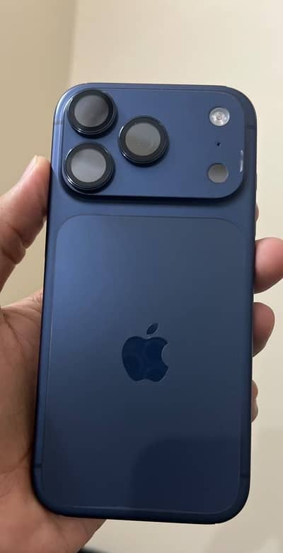 Apple iPhone 17 Pro blue jv