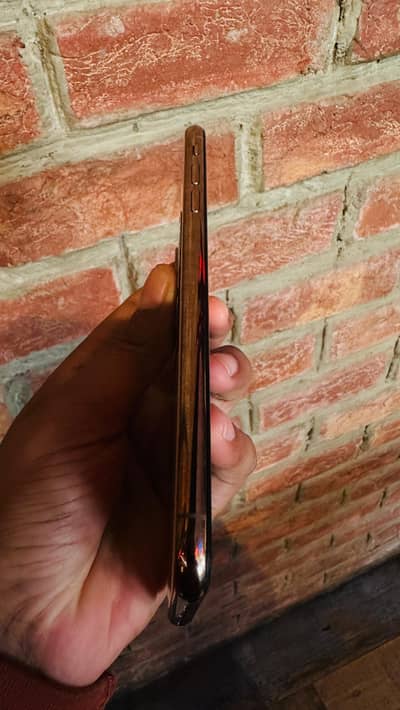 Iphone xs max 256 gb pta approved