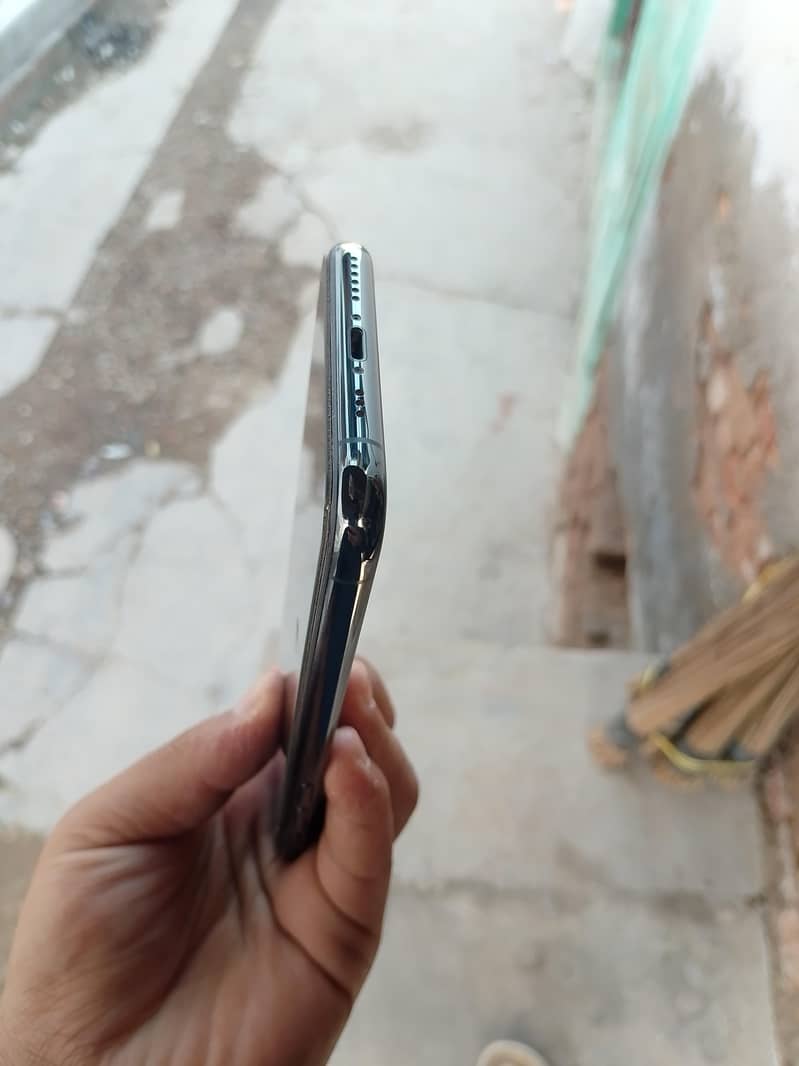 Apple iPhone 11 Pro 3