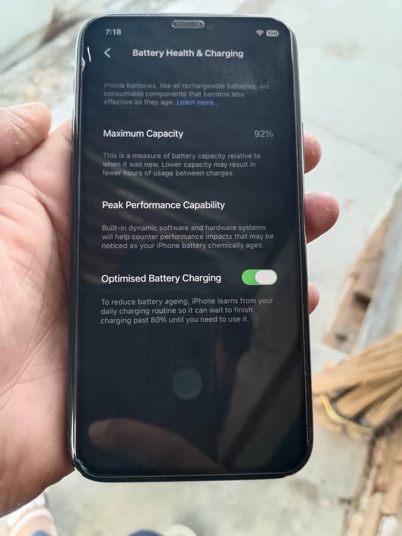 Apple iPhone 11 Pro 4