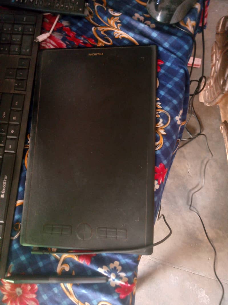 Computer, graphic tablet, headphone, 24inch led 6