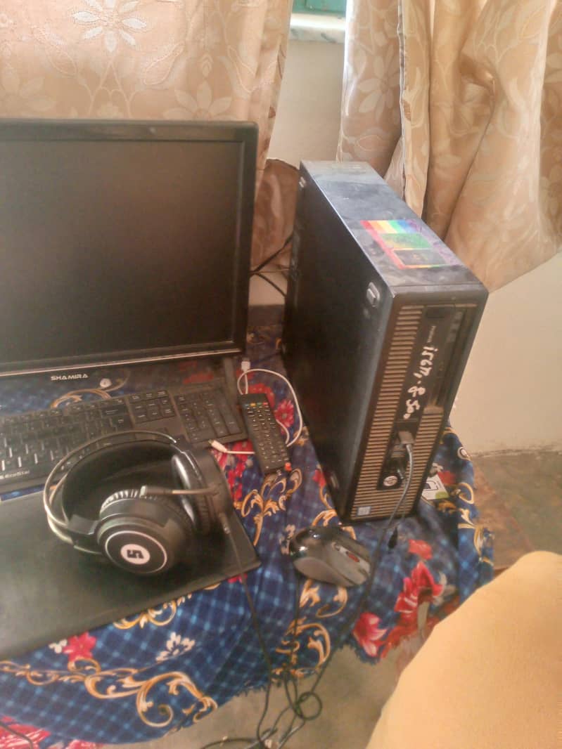 Computer, graphic tablet, headphone, 24inch led 7