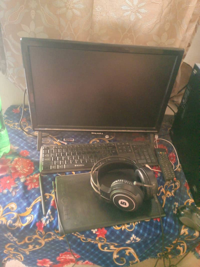 Computer, graphic tablet, headphone, 24inch led 8