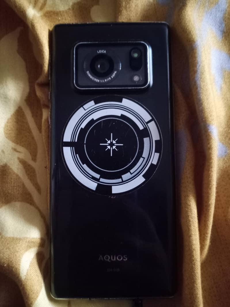 sharp Aquos r6 3