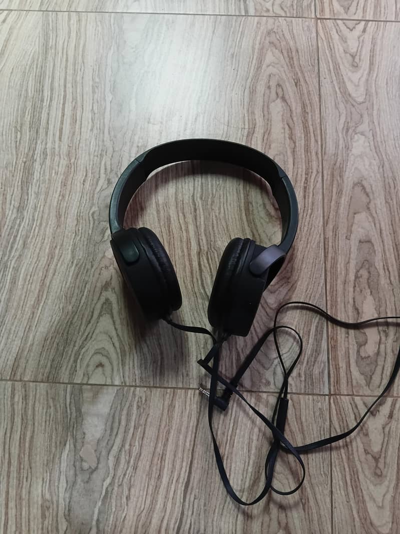 Headphone 0