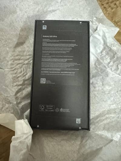 Samsung Mobile S25 Ultra BOX Pack