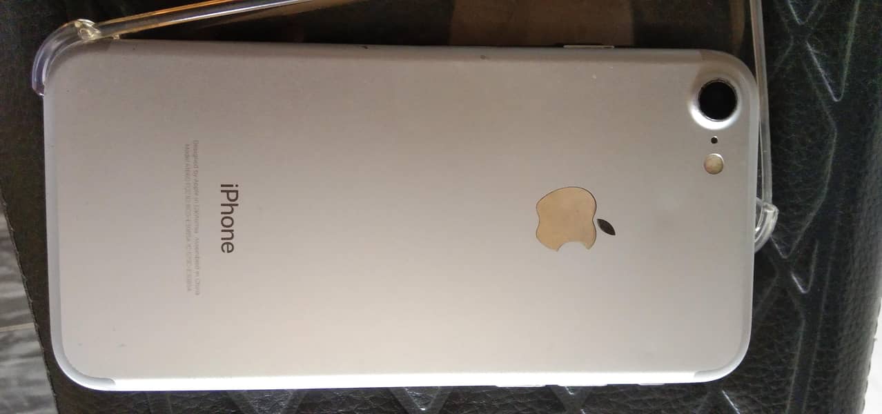 Apple iPhone 7 2