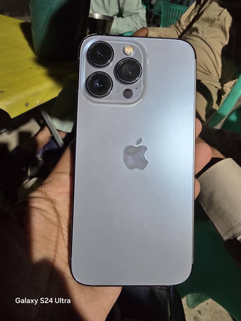 Apple iPhone 13 Pro 0
