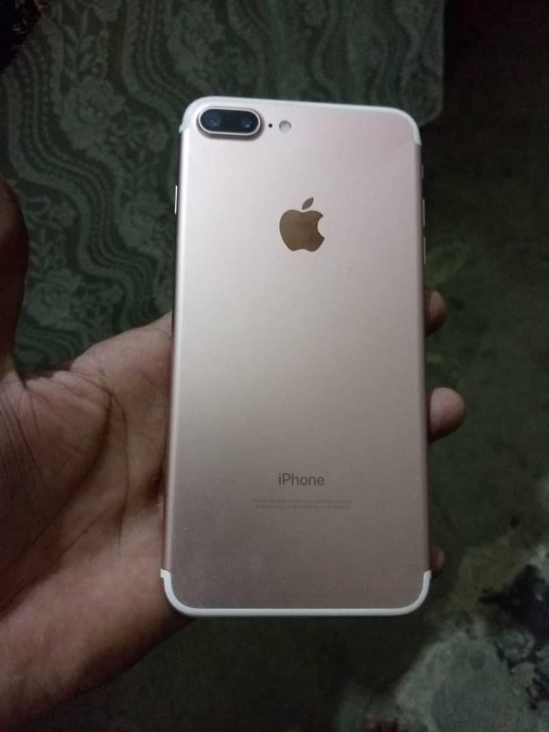 Apple iPhone 7 Plus 5