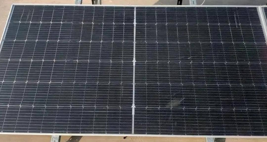 Solar Panel 450 Watts Excellent Condition, 8 Panels Total Load 3.6 Kw 0