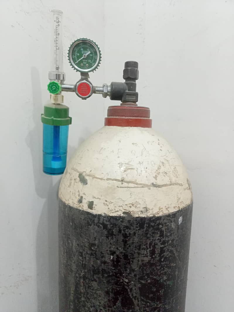 oxygen slinder 2