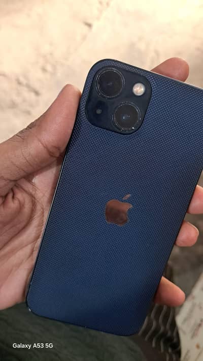 Apple iPhone 13