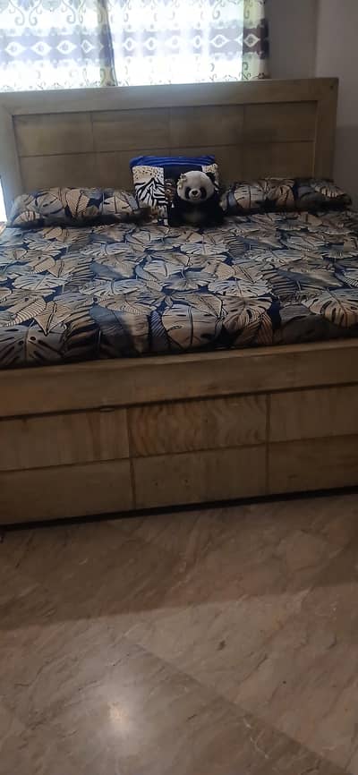 large size. bed GOOD NORMAL CONDITION