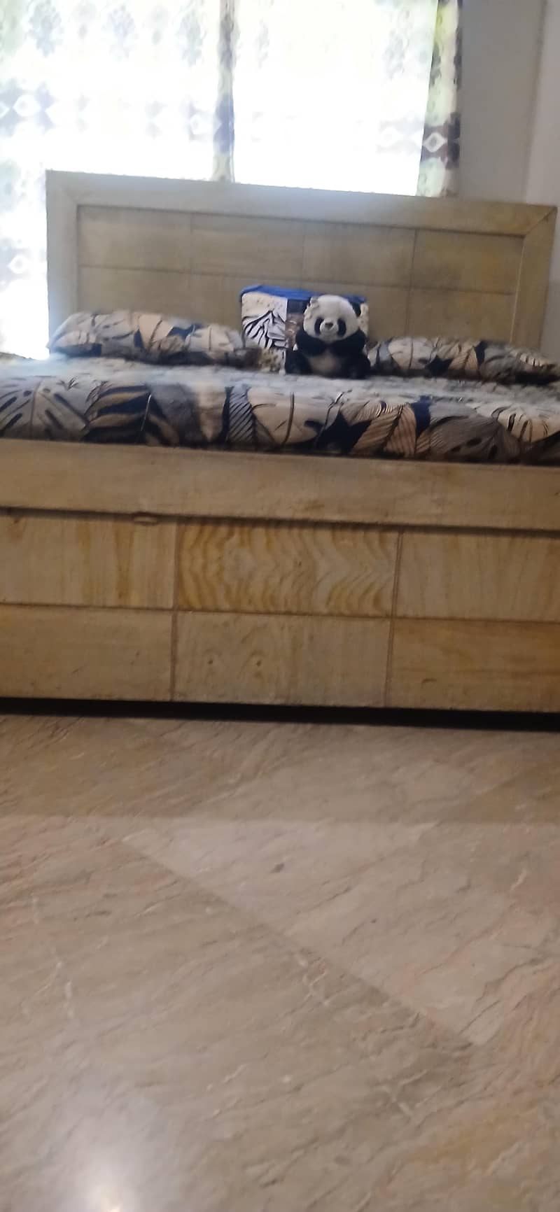 large size. bed GOOD NORMAL CONDITION 2