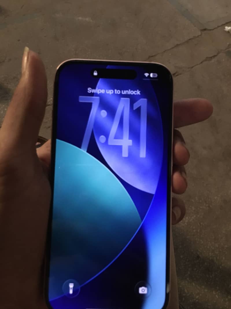 iPhone 15 2