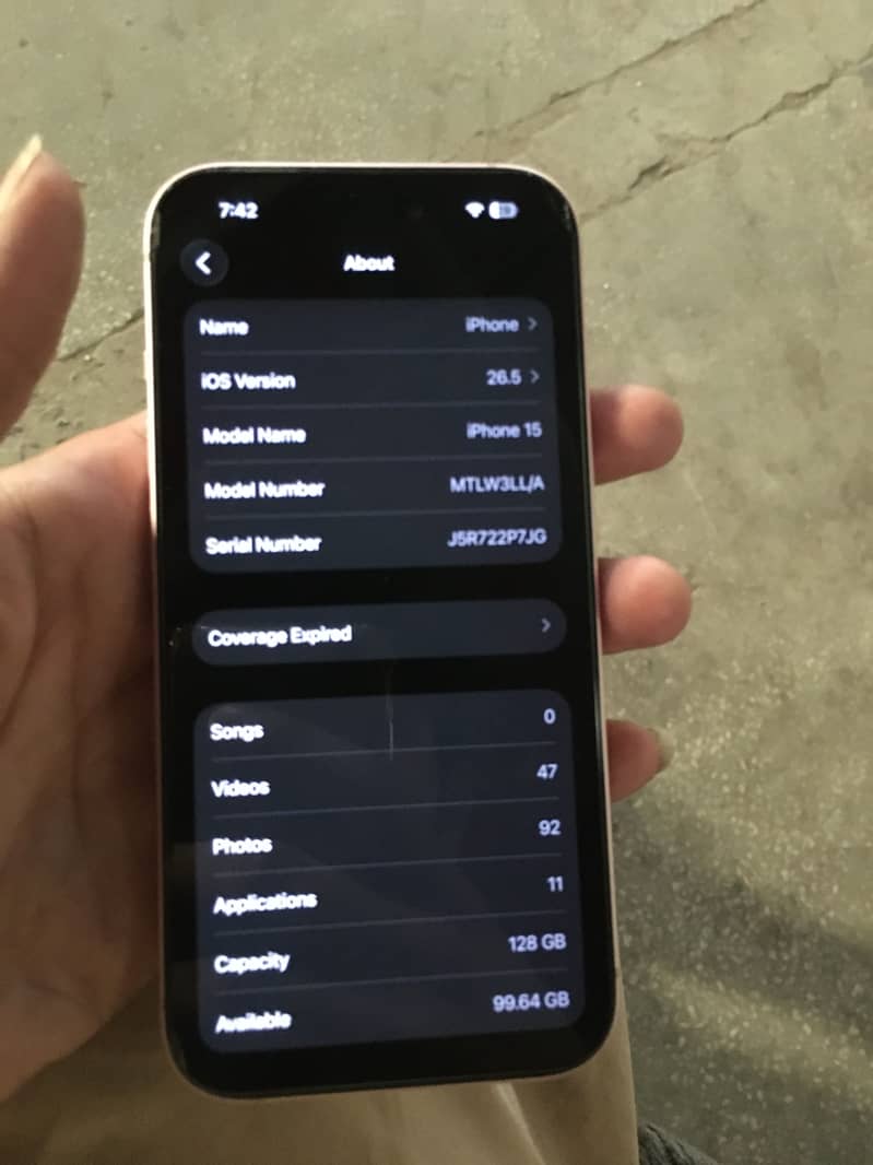 iPhone 15 4