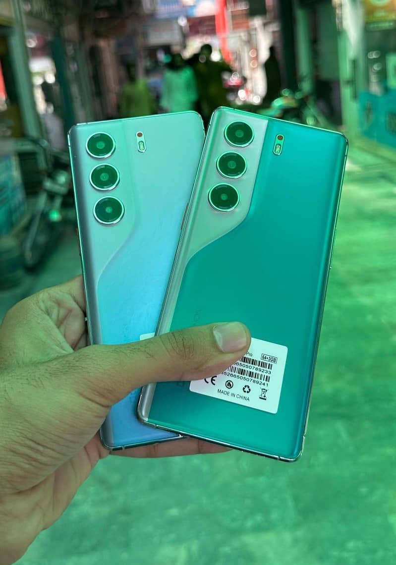 Tecno CAMON 40 Pro 0