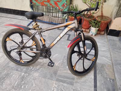 Super Orient 26" Mountain Bike with Mag Wheels – Excellent Condition
