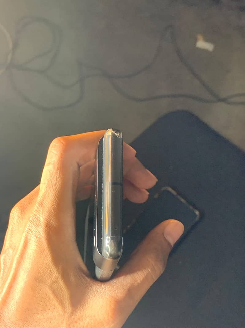 Google Pixel 8 4