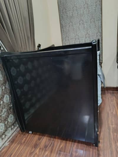 baby cot and chlaning