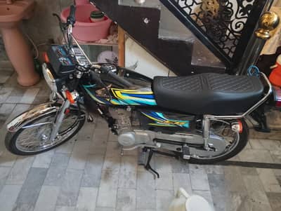 Honda 125 number Laga hua hai 895 kilometre use new bike hai