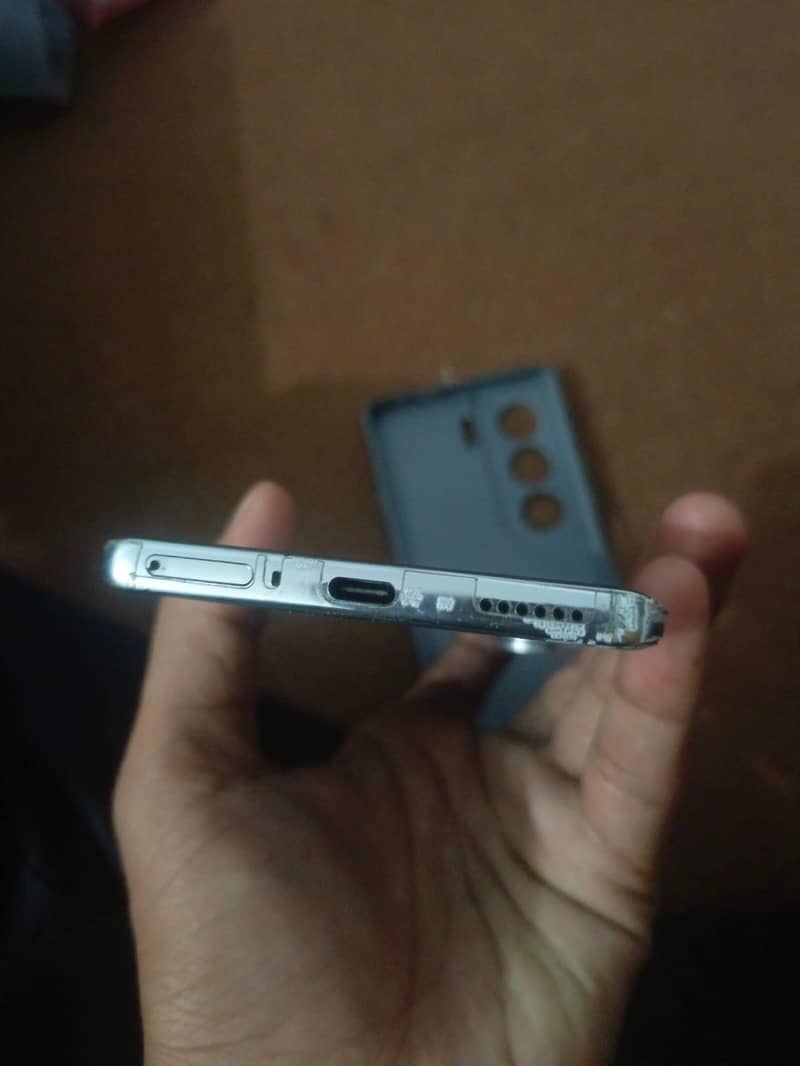 Tecno CAMON 40 Pro 4