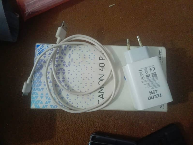 Tecno CAMON 40 Pro 7