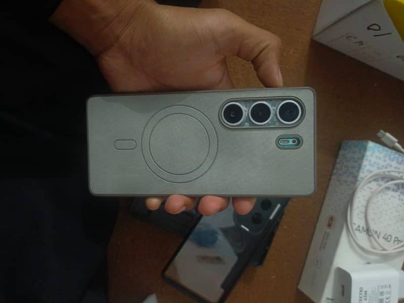 Tecno CAMON 40 Pro 11