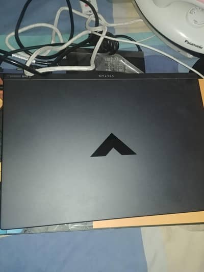 HP Victus 15 Ryzen 5 8645hs (RTX 4050  6GB) 16GB RAM