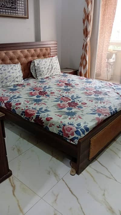 New Bed Set with Two Side Tables and Divider