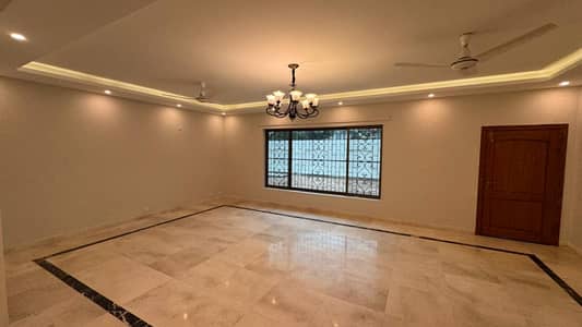 1000 Sq Yd House Available For Rent In F-8