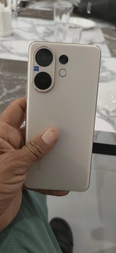 Vivo V60