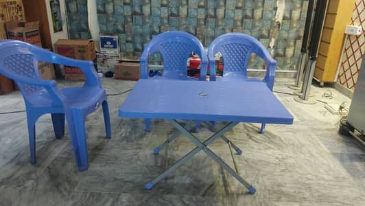Boss Chairs and Table Set of 4