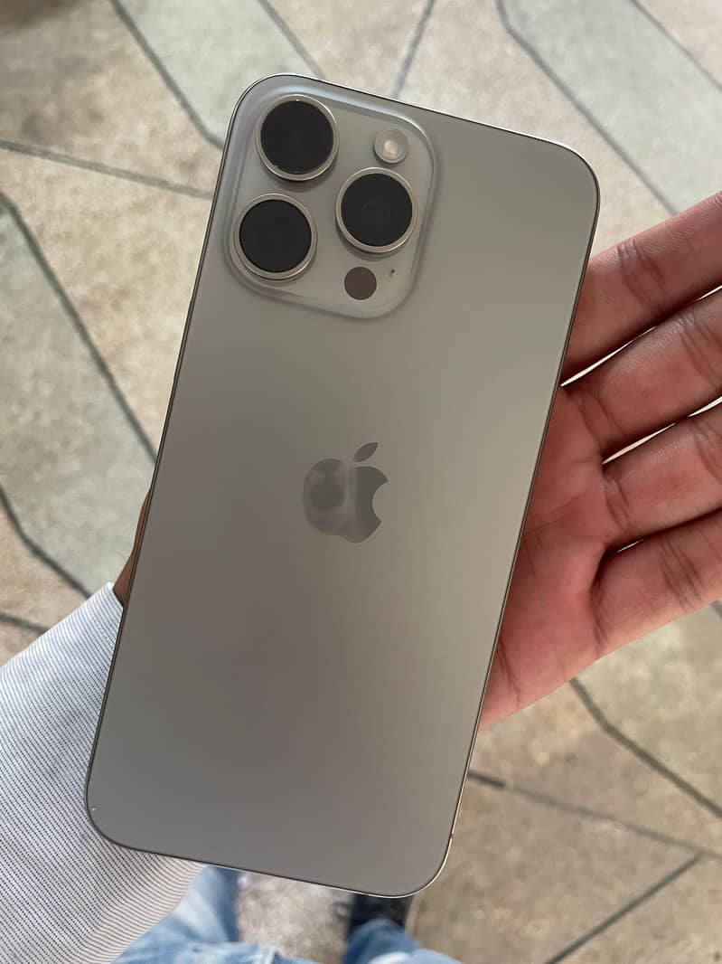 Apple iPhone 15 plus 1