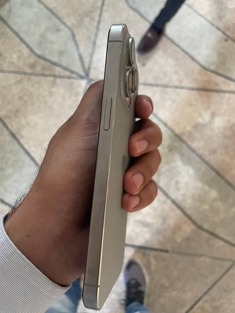 Apple iPhone 15 plus 3