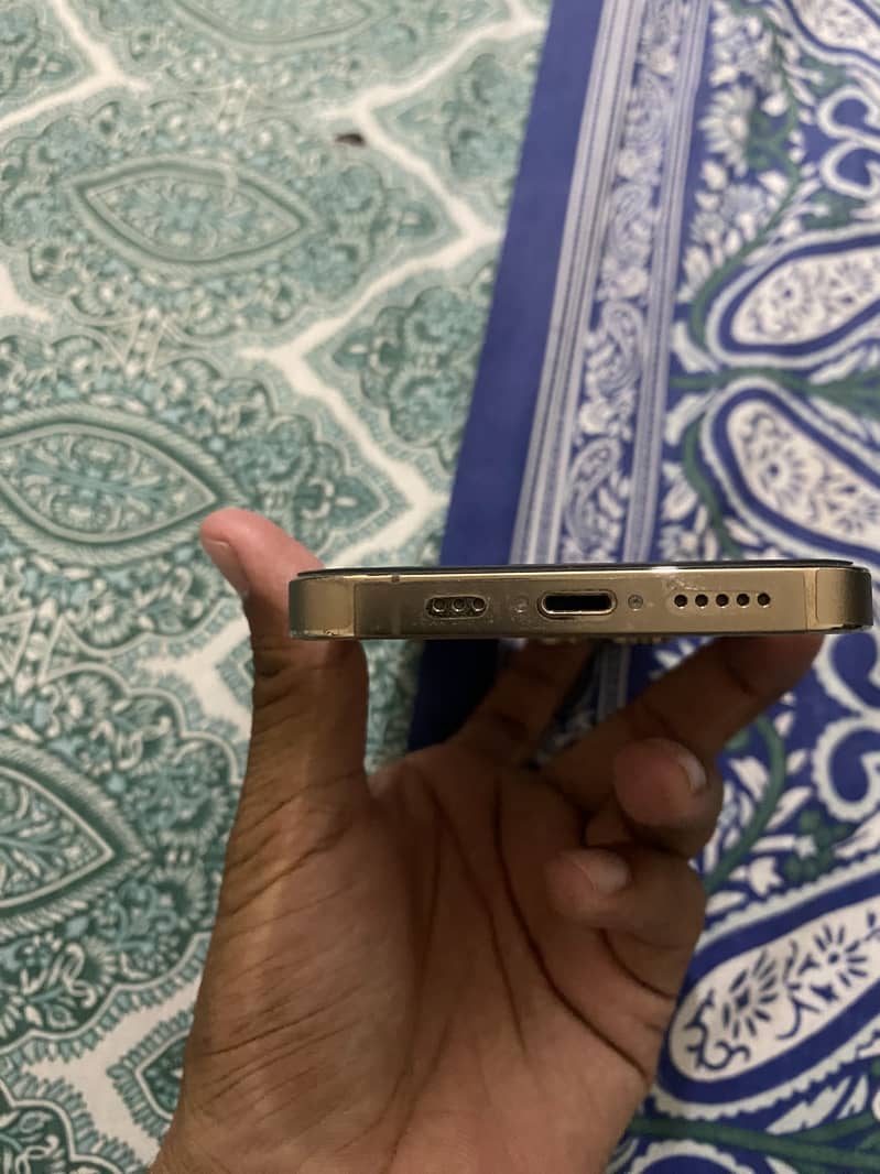 IPhone 13pro 4