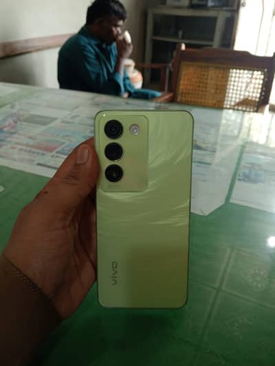 vivo y100