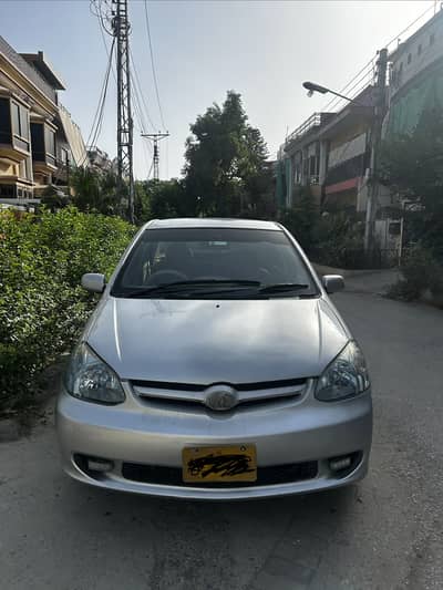 Toyota Platz 2003