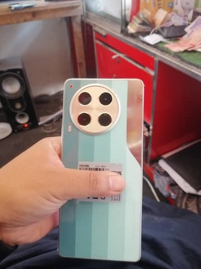Tecno CAMON 30
