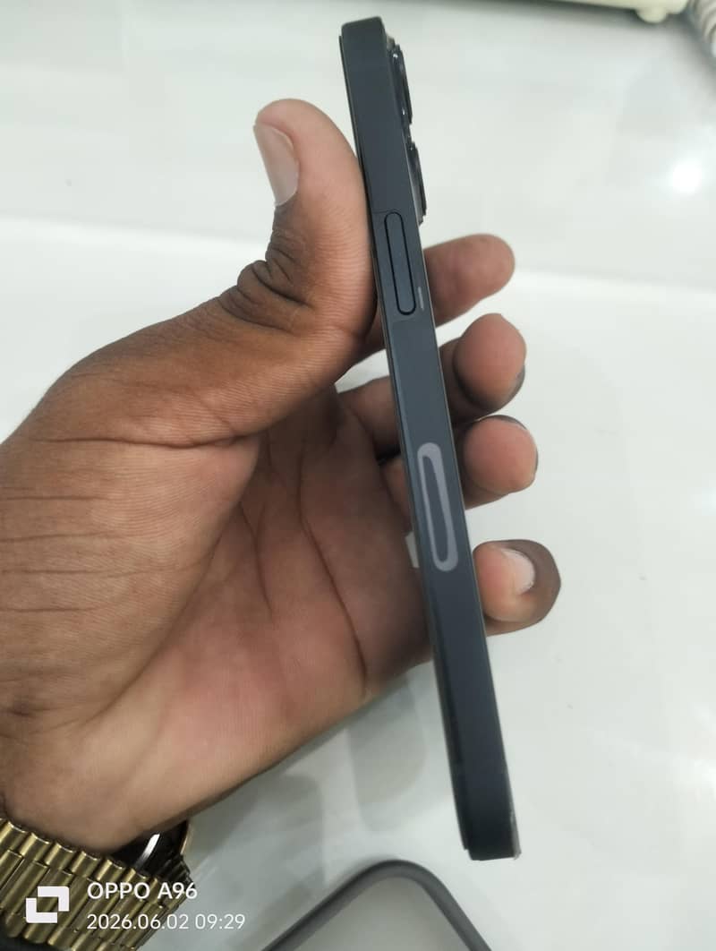 Apple iPhone 12 1