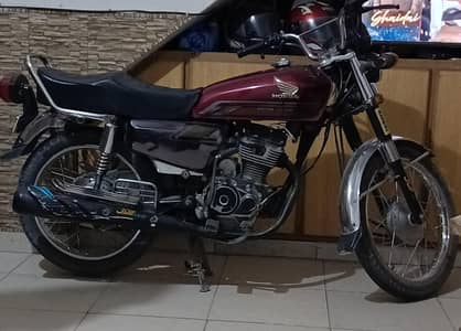 I sell my Honda CG 125 Self start in excellent condittion.