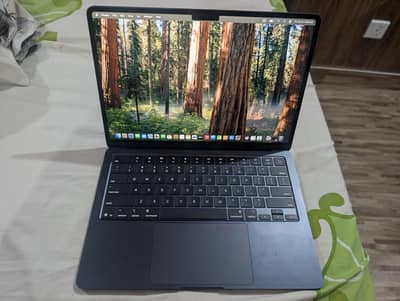 Macbook Air M4,256GB,16 GB ,Midnight,Full Box