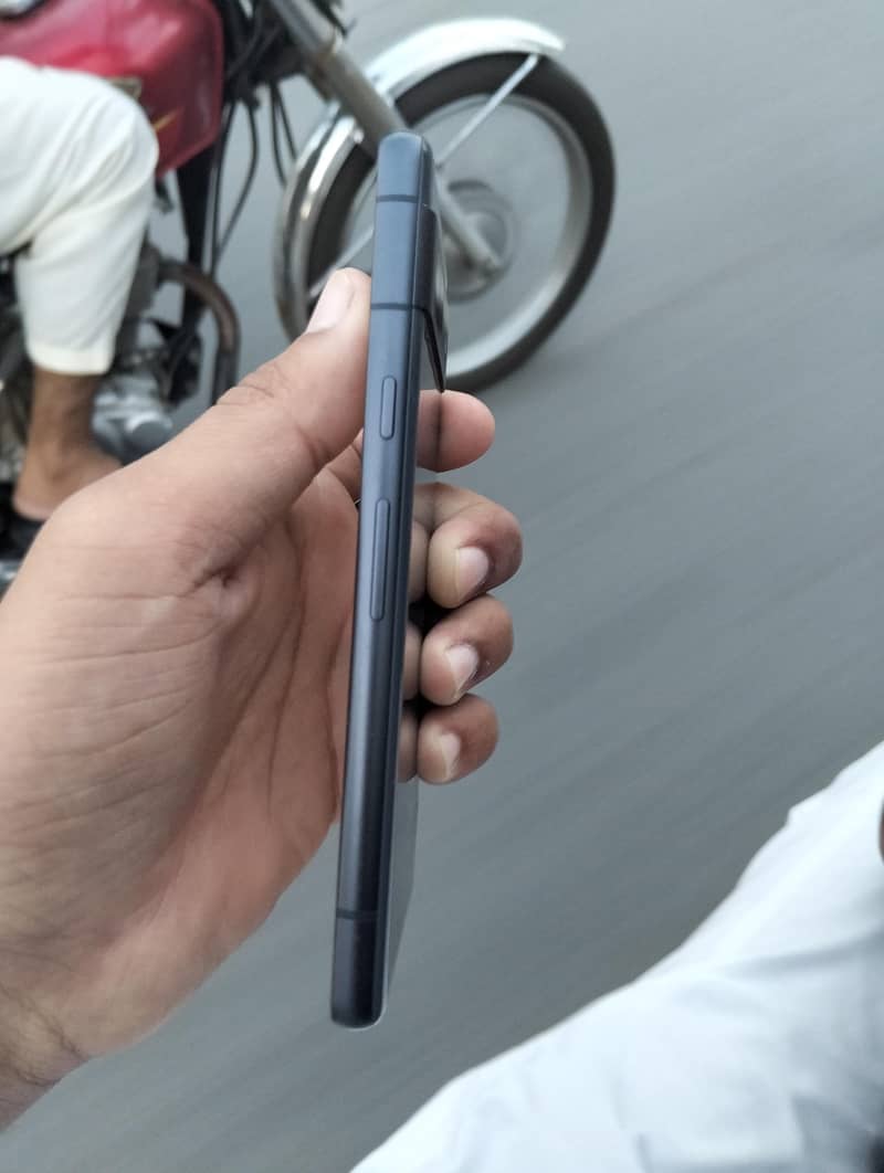 Google Pixel 7a 5