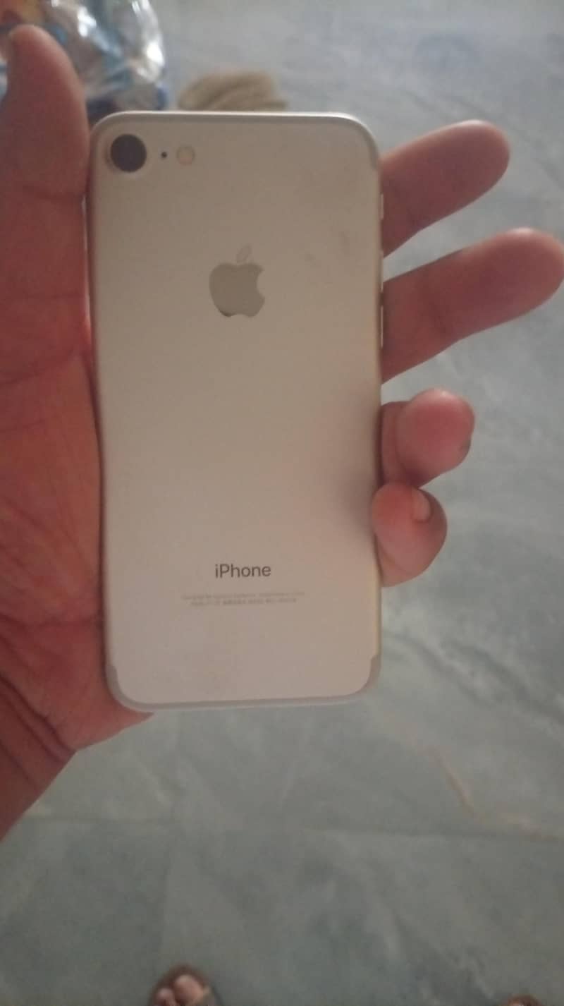 Apple iPhone 8 1